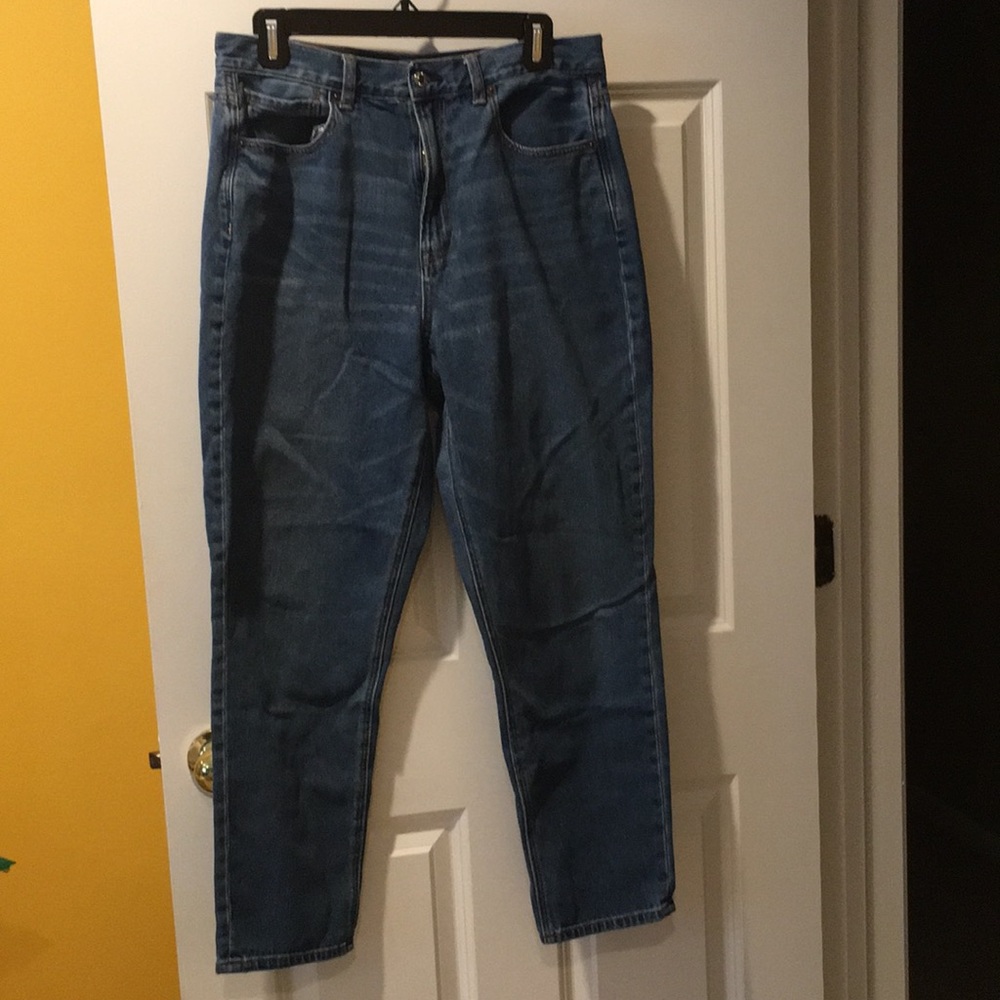 American Eagle mom jeans